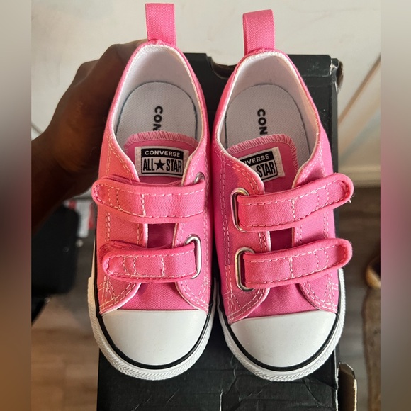 Converse Chuck Taylor Ox (BNIB) - Picture 3 of 8